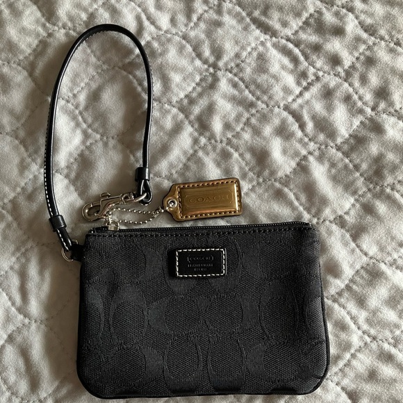 EUC Coach Black Signature Canvas Zip Top Wristlet with Tag No callouts - Picture 1 of 4